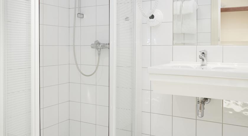 Standard Double Room,124782912:JPEG